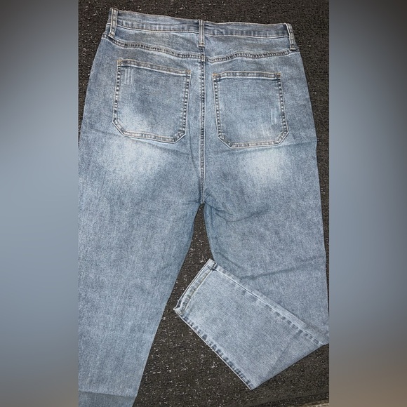 Button Up Jeans - Picture 2 of 4